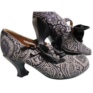 John Fluevog Caravaggio T-Strap Pumps Gray Paisley Size 7.5